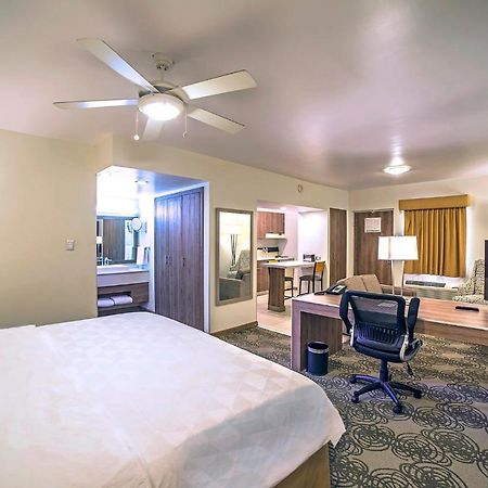 Holiday Inn Hotel & Suites Chihuahua By Ihg Exterior foto